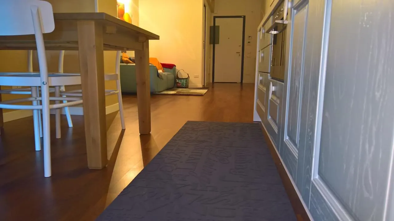 Sacra Famiglia Ausonia Apartment 팔레르모 0*,  이탈리아